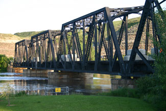 Railway-bridge-newcastle-flood-june-2013-drumheller