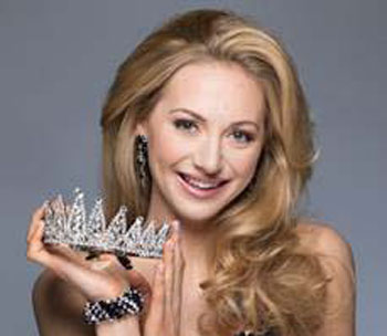 maddy-with-crown